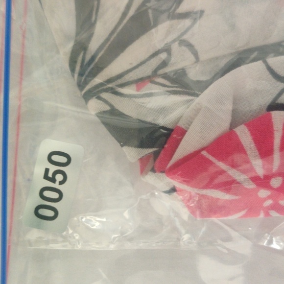 Oscar de la ranta silk blend Chiffon floral top. Size 18 W - Picture 7 of 7